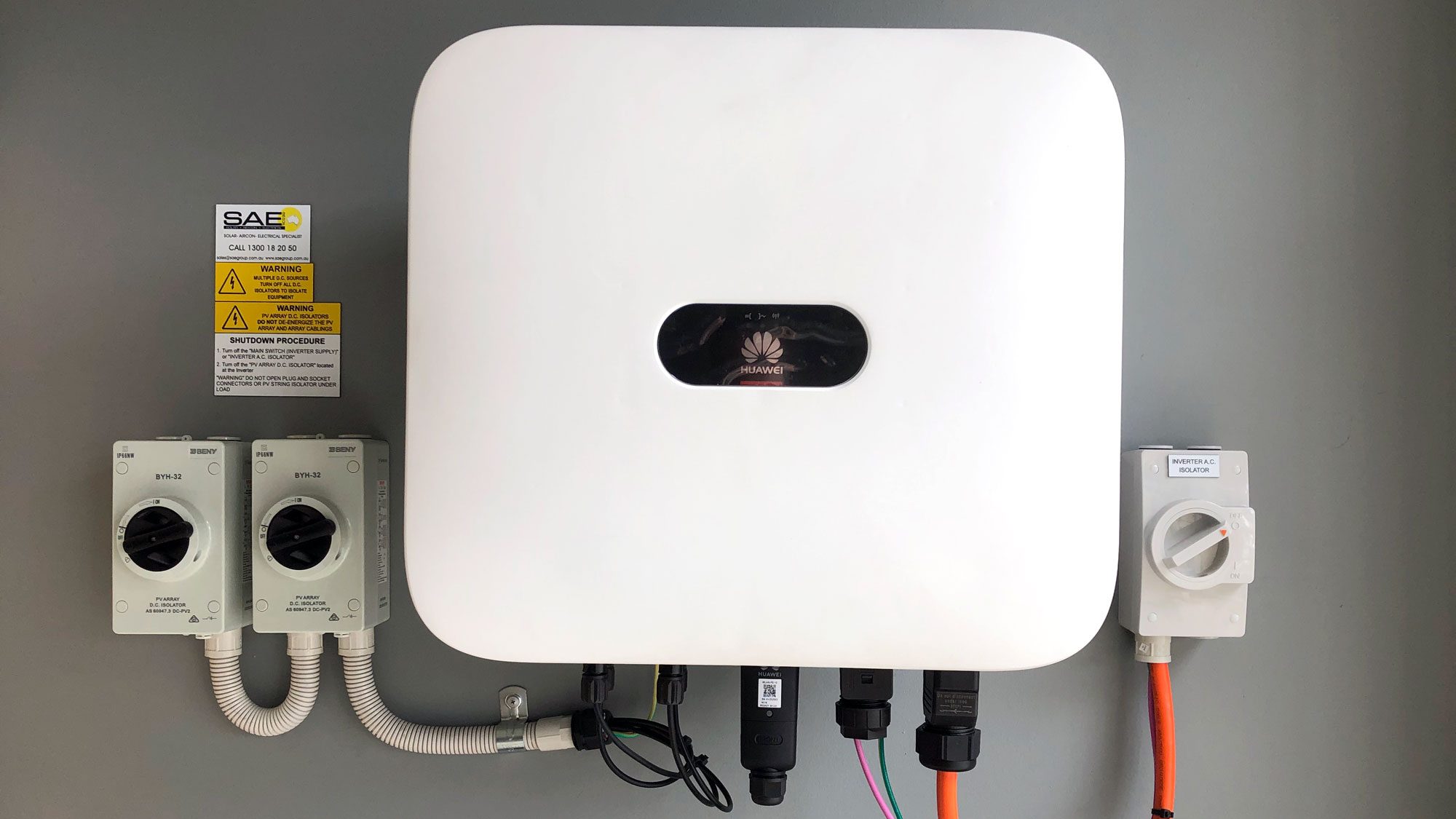 invertor panouri huawei